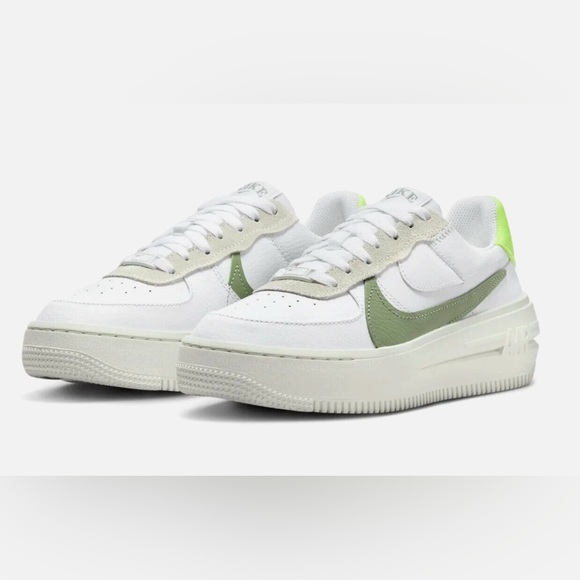 Nike White and Green Sneakers Classic Low-Top Design - Picture 3 of 7